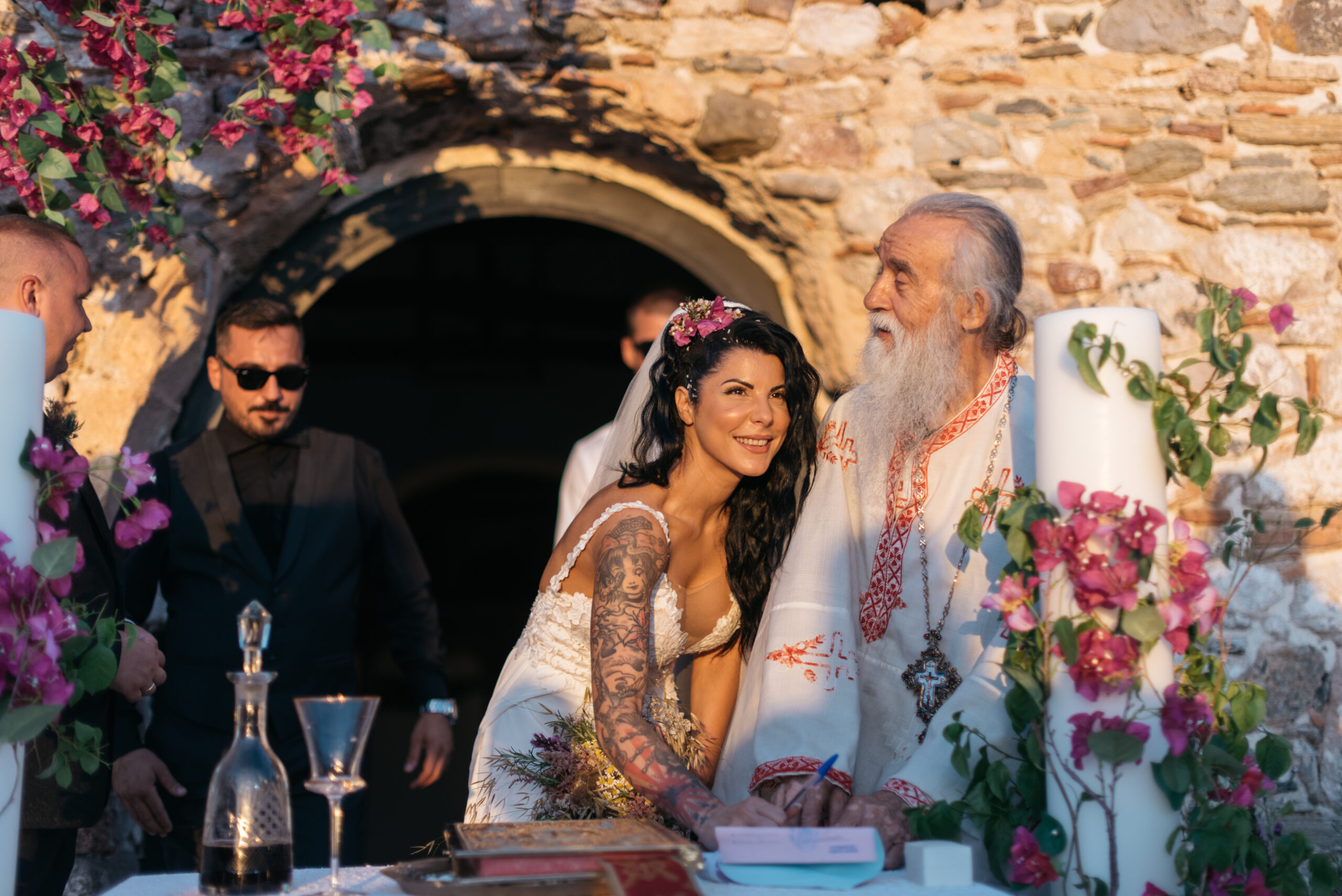 Island Athens riviera wedding in greece bougainvillea design γάμος στην Αθηναϊκή ριβιέρα με θέμα τη βουκαμβίλια διακόσμηση